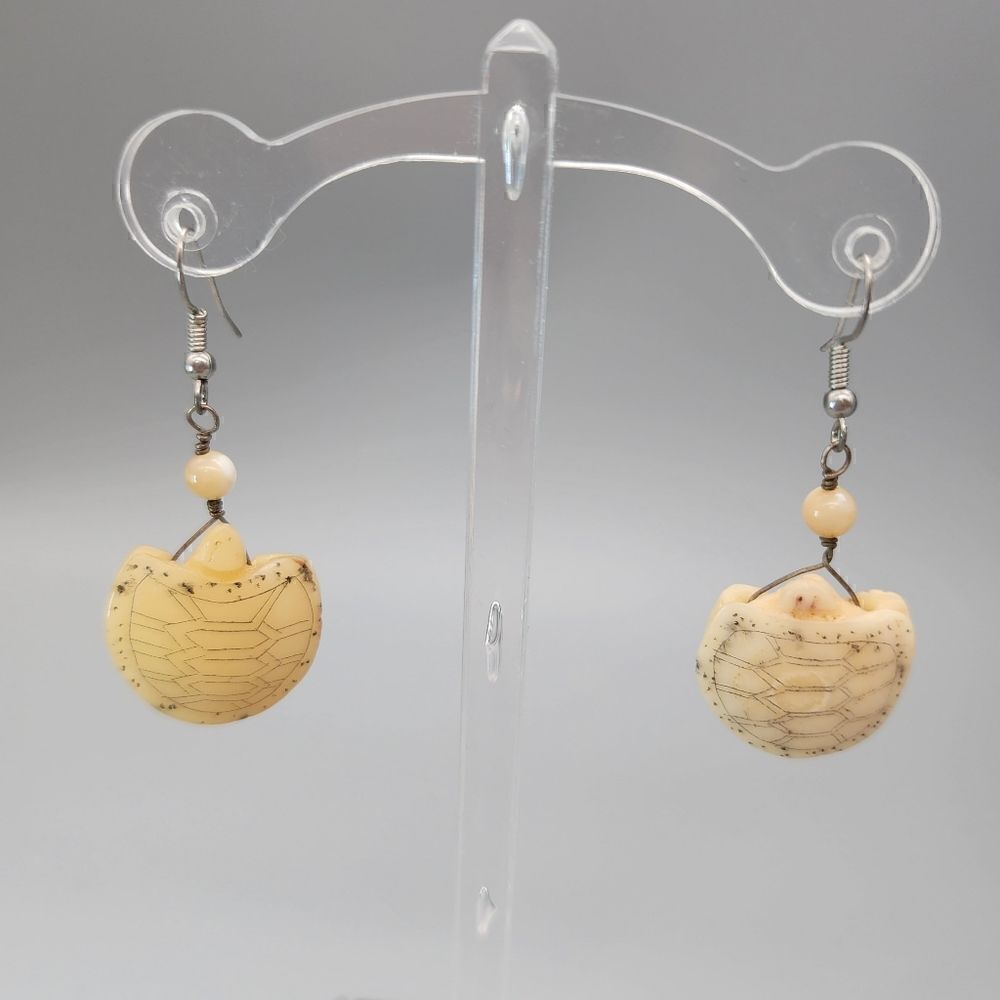 Bone turtle earrings 